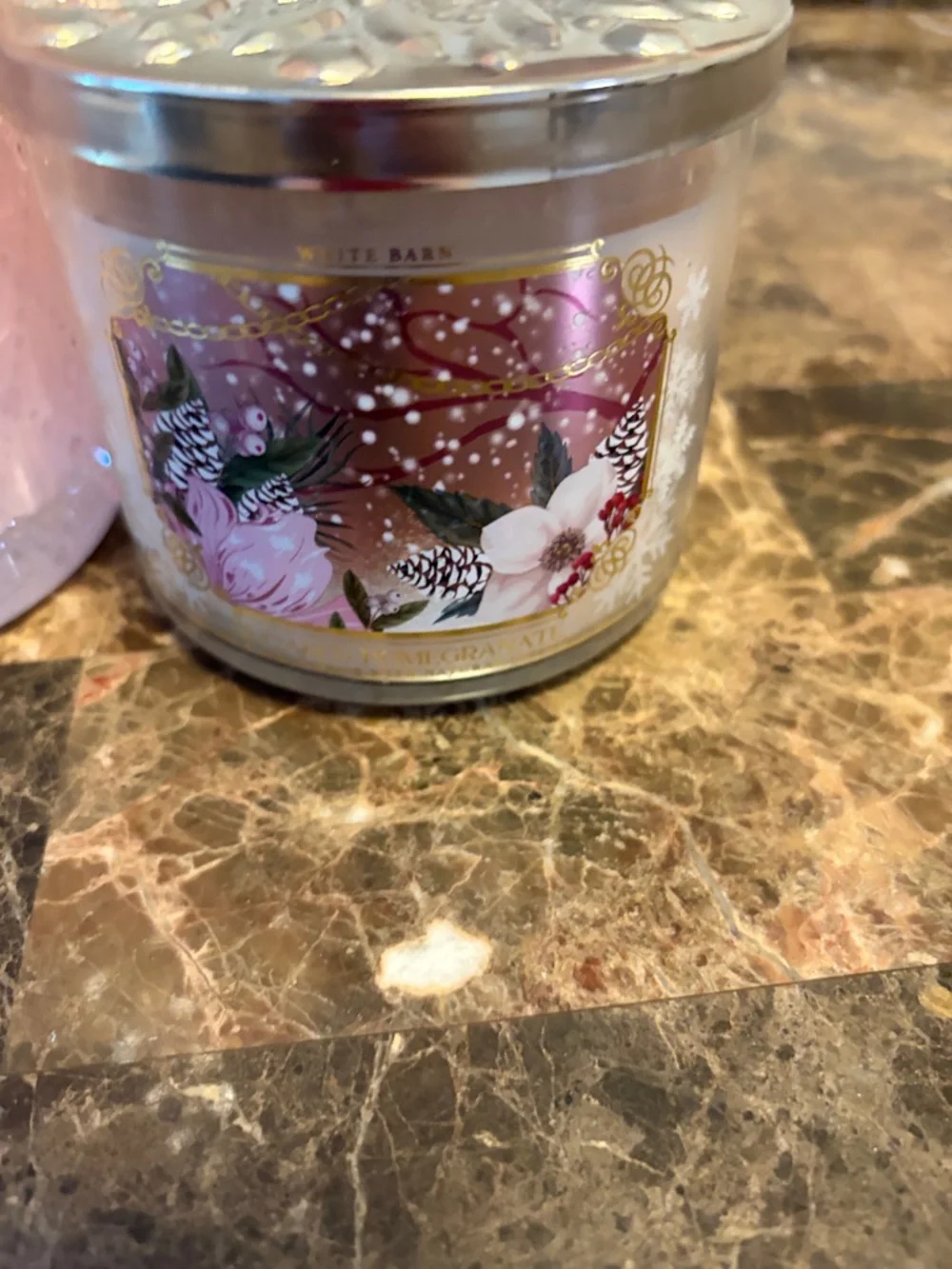 White Barn NWT beautiful scented candle& beautiful pink vase used 1x - Picture 3 of 5